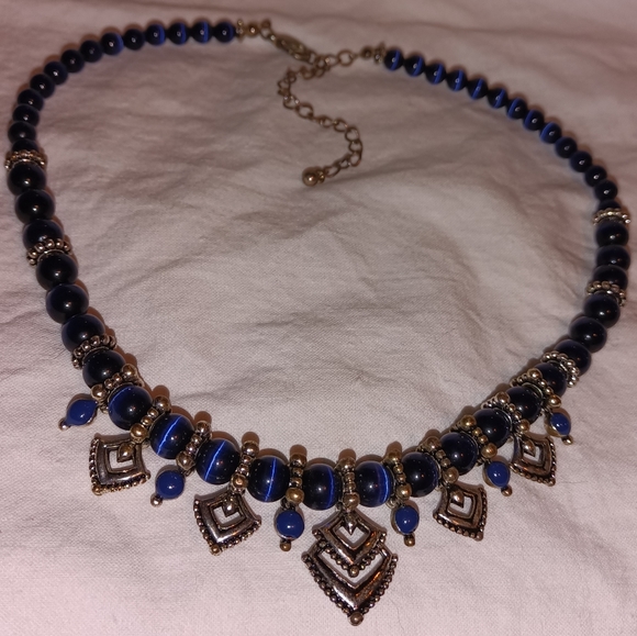 Avon blue cat's eye and silvertone beaded necklace - Picture 7 of 8